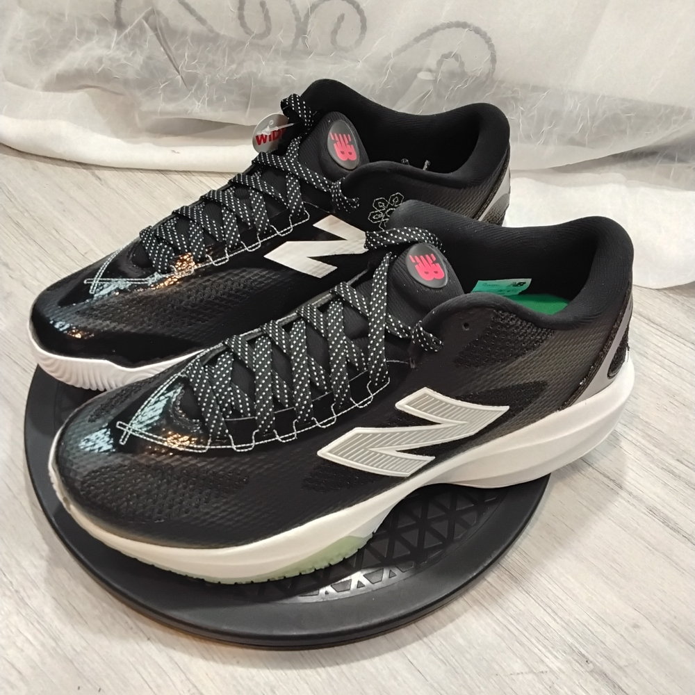 New Balance Freeze LX v5 Black White Work Out Training Sneakers SIZE 9.5D WIDE